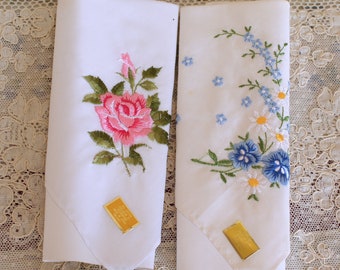 Pair of Vintage Embroidered Hankies Pretty Florals ~ Roses
