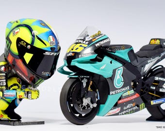 Figura de piloto de MotoGP em escala 1/12 Valentino Rossi Ritual 2021 (capacete grande)