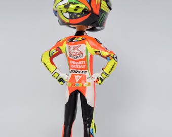1/12 Scale Motogp Figure Valentino Rossi Standing Pose 2012 (big