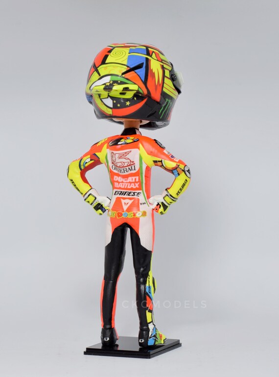 1/12 Scale Motogp Figure Valentino Rossi Standing Pose 2012 (big