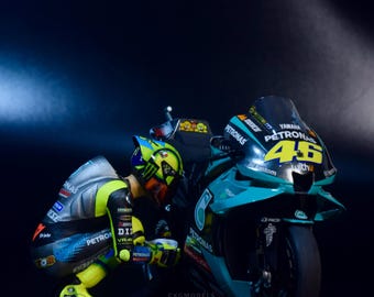 Miniatura em escala 1/12 do piloto de MotoGP Valentino Rossi Ritual 2021