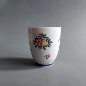 Xícara de chá de porcelana Pintura de flores Cerâmica japonesa Presentes Decoração Vintage Cerâmica usada Xícara de chá Flores florais
