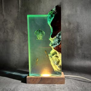 Ocean Resin Lamp with Sea Turtle and Divers – Handmade Epoxy Night Light for Beach Home Decor