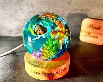 Personalized Sea Turtle Resin Lamp – Ocean Globe Light for Him or Her – Handmade Night Light – Gift for Ocean Lovers, Birthday or Christmas