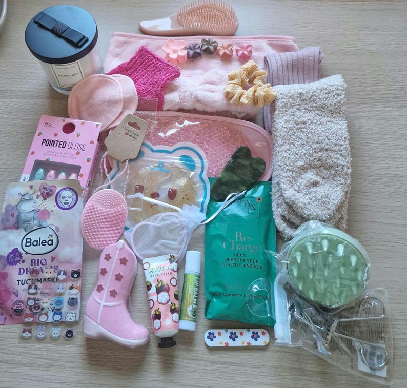 Spa gift box, Self-care box with socks, beauty products, candle and more! Gift for her, gifts for women. Birthday beauty box bundle.