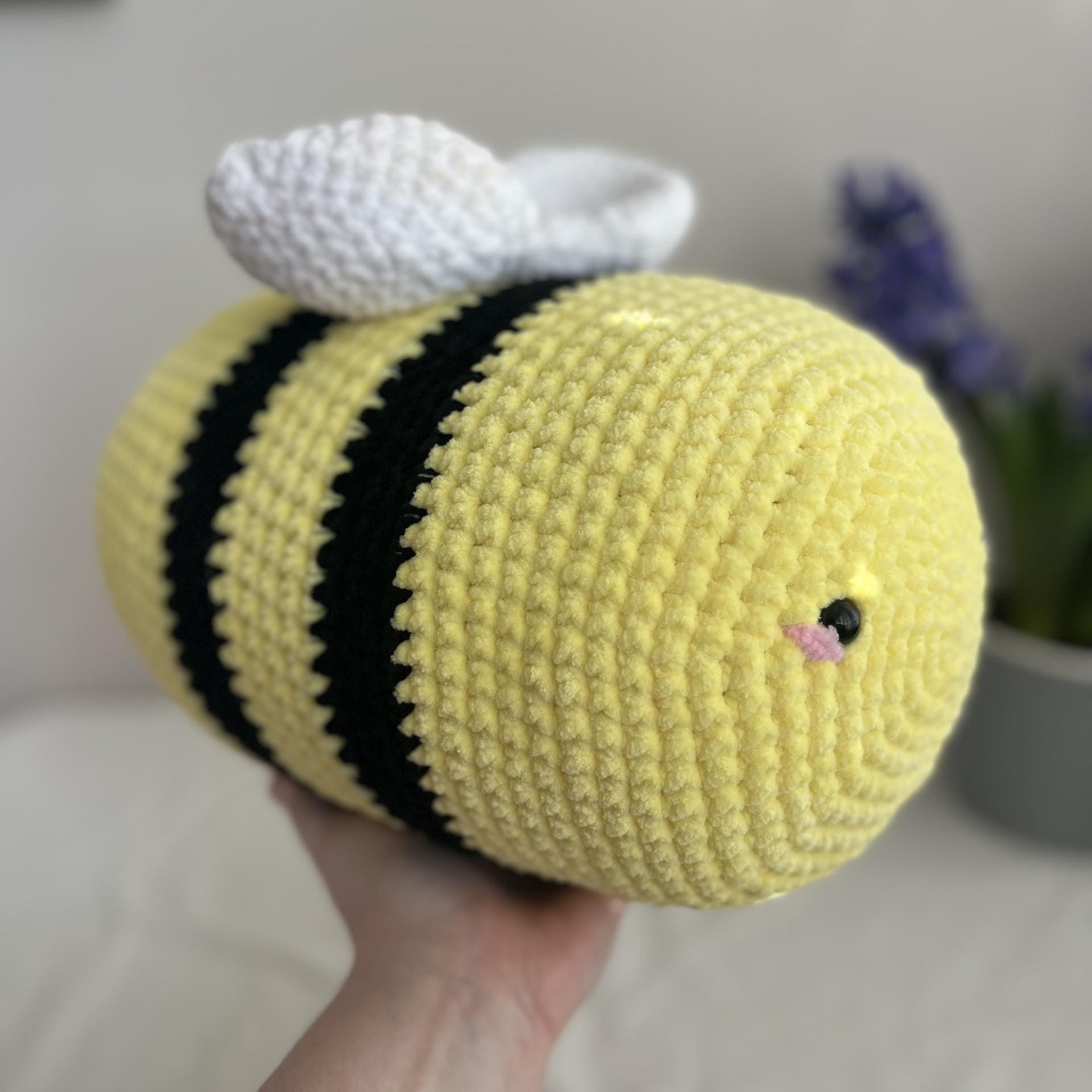 Large Bumble Bee Crochet PATTERN Stuffed Plushie. - Etsy
