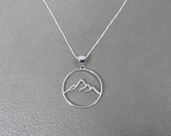 Collar de plata de ley con montaña, Collar de montaña, Colgante de montaña, Montaña de plata de ley, Collar para exteriores, Regalo para exteriores