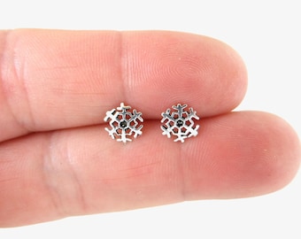 Tiny Snowflake Oorbellen in Sterling Silver, SnowFlake Oorbellen, Winter Oorbellen, Silver Snowflake, Outdoor Oorbellen, Snowflake Studs