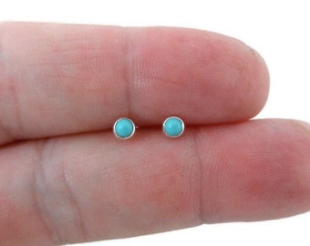 Pequeños pendientes de turquesa en plata de ley, pendientes de turquesa, pendientes de 3 mm, pendientes pequeños, pendientes delicados, joyería del suroeste