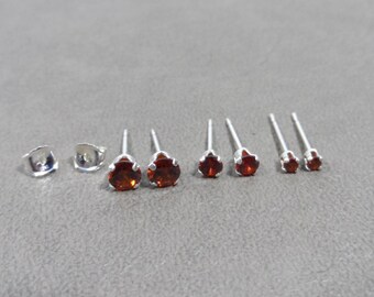 Earrings set with cobochon Garnets Garnet Earrings Garnet Studs Round Disc Earrings Sterling Silver Disc Studs