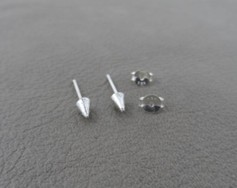 Silver Cone Studs 11mm Bag of 100 Studs And Spikes Medium 7//16/"