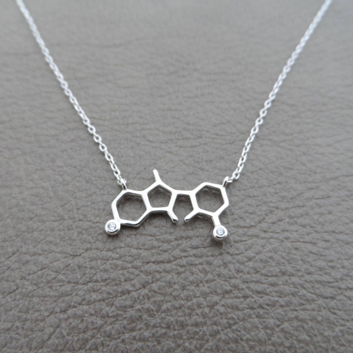 FashionJunkie4Life Collana Con Ciondolo Cuore Anatomico In Argento Sterling - 45,7 Cm, Ipoallergenica, Regalo Per Donne E Ragazze