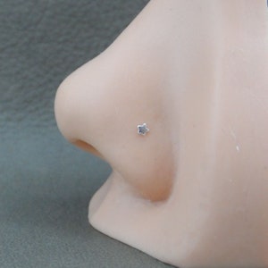 Tiny Star Nose Stud in Sterling Silver, Tiny Star Stud, Star Nose Stud, Sterling Silver Nose Stud, Tiny Nose Stud, Body Piercing, Helix Stud
