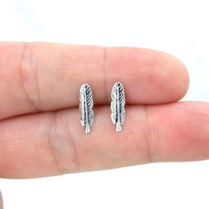 Feather Earrings in Sterling Silver, Tiny Feather Earrings, Feather Studs, Cartilage Studs, Silver Feather, Dainty Earrings, Boho Earrings