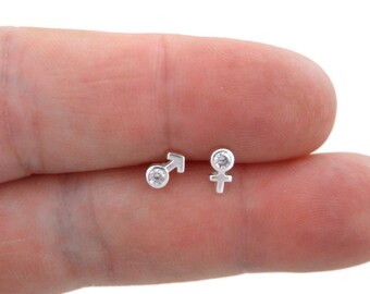 ¡VENTA! Pendientes de símbolo femenino masculino en plata de ley, tachuelas de género, pendientes no coincidentes, pendientes de tachuelas de género, tachuelas diminutas, tachuelas de ley