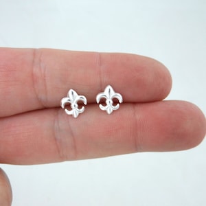 Fleur de Lis Earrings,Sterling Silver Fleur de Lis Earrings, Silver Studs, Dainty Earrings, Sterling Silver Jewlery, Celtic Earrings