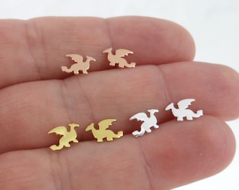 Boucles d’oreilles Dragon minuscules en argent sterling, Boucles d’oreilles Dragon, Studs Dainty, Dragon Studs, Boucles d’oreilles en argent minuscule, boucles d’oreilles Dainty, boucles d’oreilles filles