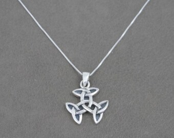 Collier de noeud celtique en argent sterling, collier de noeud celtique, pendentif celtique, collier celtique d’argent sterling, collier Dainty