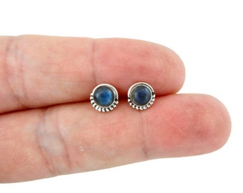 Orecchini in labradorite da 7 mm in argento sterling, orecchini in labradorite, regalo per lei, orecchini minimalisti, gioielli in labradorite, orecchini con pietre preziose