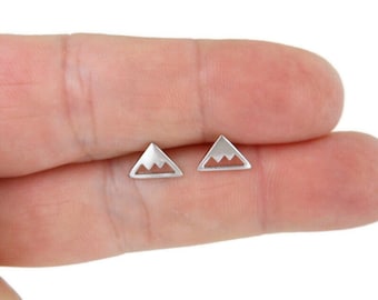 Orecchini da montagna in argento sterling, orecchini da montagna innevati, borchie da montagna, montagna in argento sterling, orecchini da esterno