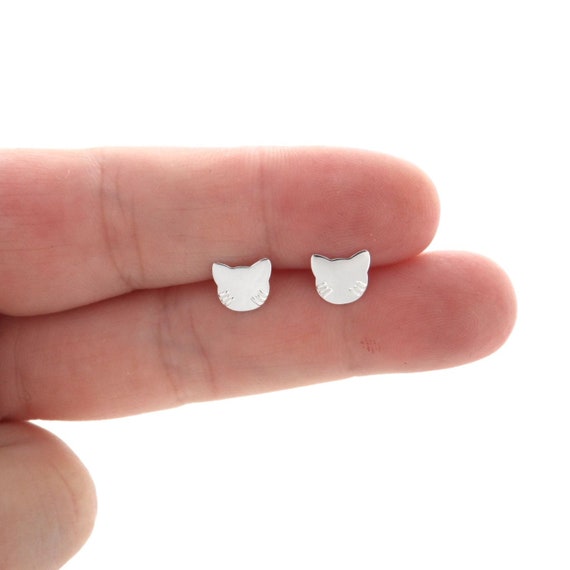 Cat Stud Earrings　X3260