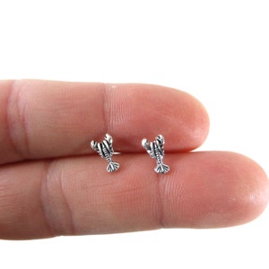 Aragosta orecchini in argento Sterling, aragosta orecchini, orecchini bambini, piccole borchie, borchie di cartilagine, animale orecchini, orecchini Dainty
