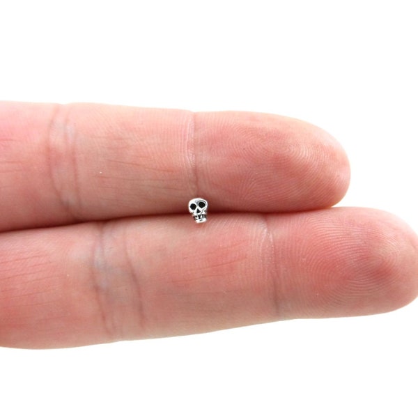 SINGLE Tiny Skull Sterling Silver Earring, Skull Earring, Skull Stud, Tiny Stud, Cartilage Stud, Multiple Piercing, Simple Stud,