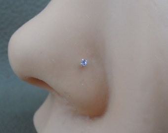 Tiny lavendel paarse CZ Sterling zilveren neus Stud, zilveren neus Stud, neus ring, neus Stud, Tiny neus Stud, kleine zilveren neus ring, 1.5 mm