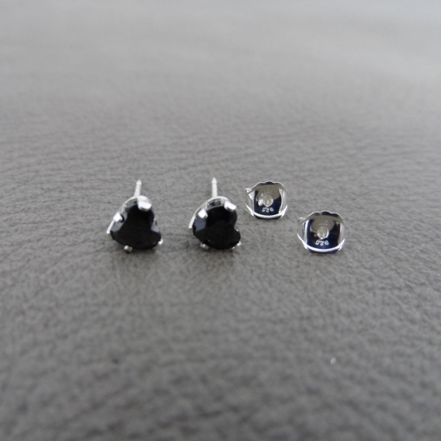 ●SCALETTO● SETSilver925 SDJ001 Mini Black Heart Earrings ChicSilver 925 Sterling Silver Earrings, Small Black Heart