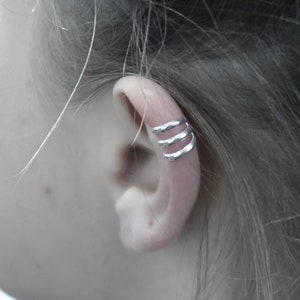 Triple Band Sterling Silver Ear Cuff, No Piercing Ear Cuff, Dainty Ear Cuff, Helix Cuff, Simple Cuff, Fake Piercing, Sterling Silver Cuff