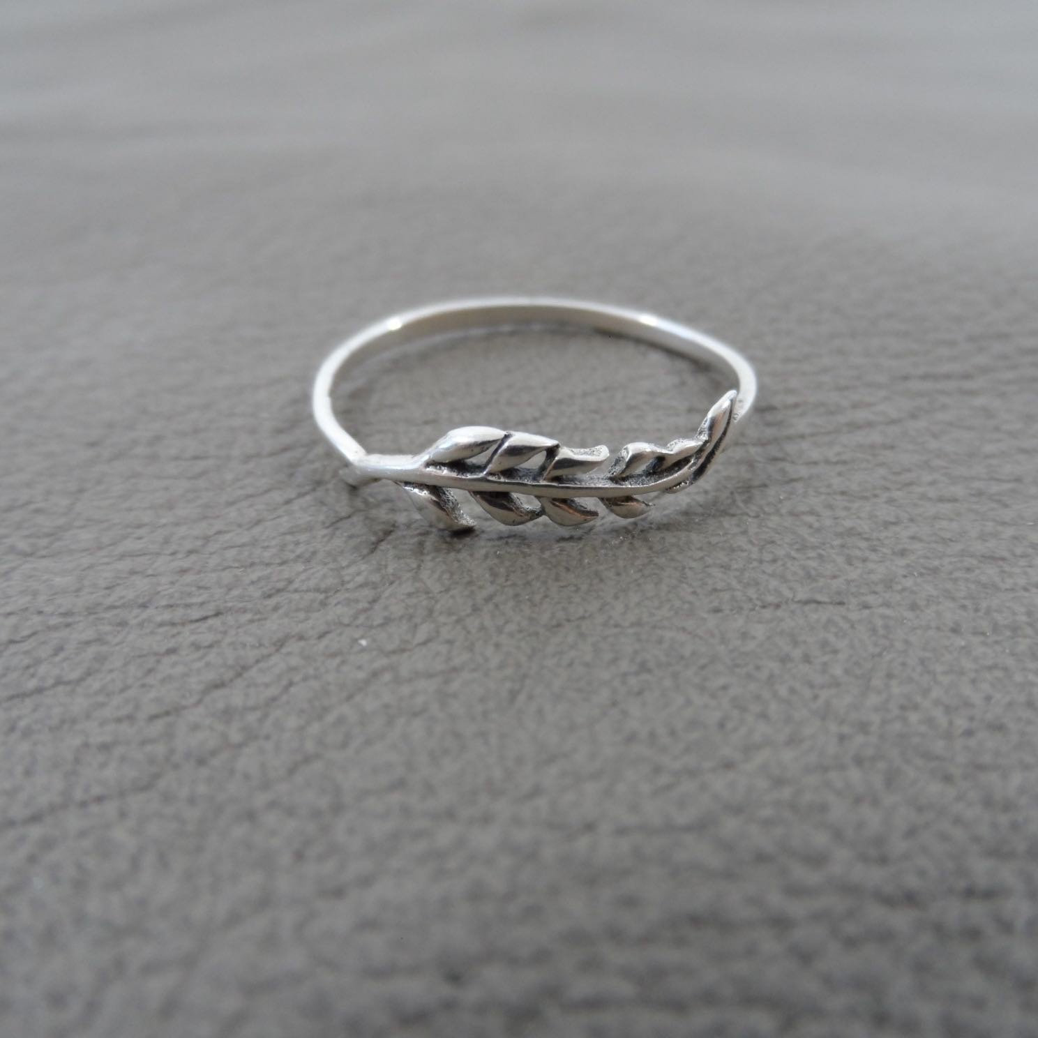 Leaf Ring in Sterling Silver Delicate Leaf Silver Ring Stacking