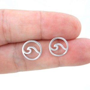 Pendientes de olas en plata de ley, pendientes de olas, pendientes de surfista, pendientes de olas de plata de ley, pendientes para exteriores, regalo para ella, pendiente de surfista