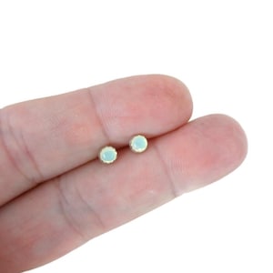 Pendientes de cristal de uranio que brillan en la oscuridad, pendientes de cristal de uranio de plata de ley, pendientes de botón de 4 mm, pendientes fluorescentes, pendientes de 4 mm