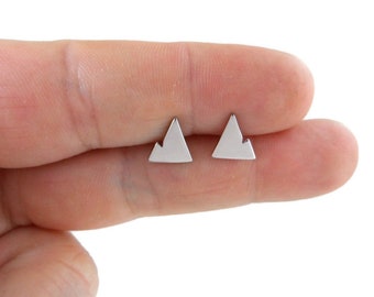 Orecchini di montagna in argento sterling, orecchini di montagna innevati, borchie di montagna, Sterling Silver Mountain, orecchini all'aperto