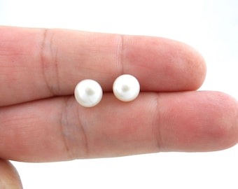 Freshwater Pearl Earrings in Sterling Silver, White Pearl Earrings, Pearl Earrings, Pearl Studs,Dainty Earrings, 7mm Pearl Studs