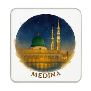 Può includere: Sottobicchiere quadrato con un'illustrazione ad acquerello della moschea Al-Masjid an-Nabawi a Medina, in Arabia Saudita. L'immagine mostra la moschea con una cupola verde, minareti dorati e la parola "MEDINA" in marrone.