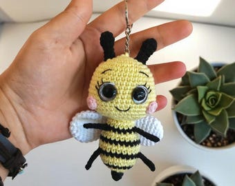 Crochet Bee Keychain Pattern – Amigurumi PDF (10cm, US Terms)