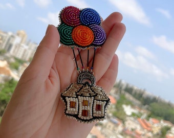 Flying house brooch Up house pin Balloon House Disney up pin House brooch Multicolor brooch Bead embroidered Animation pin Realtor gift