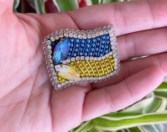Ukraine Flag Lapel clothes Country flag Badge Beaded brooch Pin Sparkly embroidered brooch crystals Ukrainian symbol Small brooch