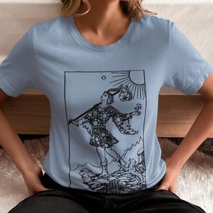 Maglietta con le carte dei tarocchi - Il Matto / Maglietta grafica mistica unisex, 100% cotone, comoda.