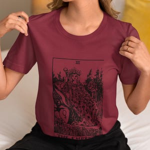 Maglietta con le carte dei tarocchi – L'Imperatrice / Maglietta grafica mistica unisex 100% cotone Comfort.