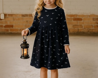 Vestido de muselina orgánica azul para niña: cuello de encaje vintage, estilo bohemio