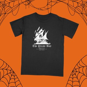 The Pirate Bay Halloween Scary T-Shirt – Spooky Horror Graphic Tee for Halloween Party Costume
