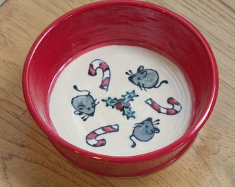 READY TO SHIP / Christmas Cat Bowl / Cat Food Dish / Mice / Candy Canes / Holly / Red Bowl / Gift for the Cat