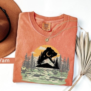Bear Canoe Desert Adventure Comfort Colors Tee – Vintage Wilderness Nature Shirt for Outdoor Lovers