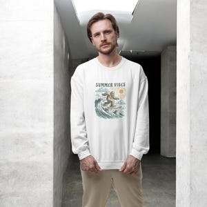 Chasing Waves Surf Graphic Printed Oversized Sweatshirt, Beach Vibes Sweat, Unisex Summer Casual Wear, Surfing Lifestyle Hoodie, Mom Gift