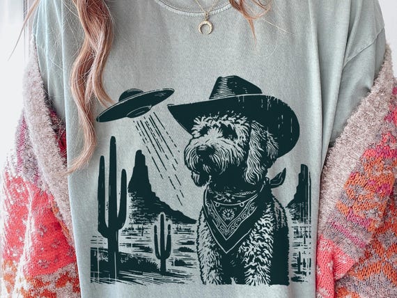 Vintage Goldendoodle UFO Shirt – Western Cowboy Doodle Dog Tee, Retro Alien Hybrid Poodle T, Gift for Doodle Mom Dad, Funny Goldendoodle