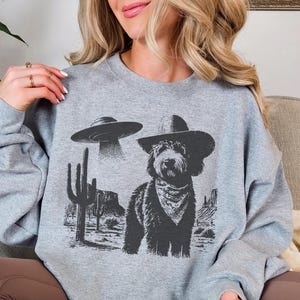Vintage Bernedoodle UFO Sweatshirt – Western Cowboy Bernedoodle, Retro Alien Dog Pullover, Perfect Gift for Doodle Mom, Dad & Dog Lovers