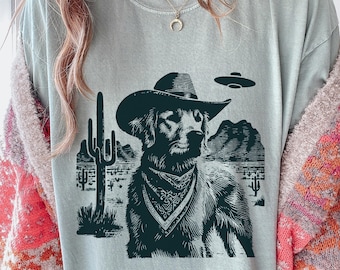 Vintage Golden Retriever UFO Shirt – Western Cowboy Goldie Tee, Retro Alien Dog T-Shirt, Perfect Gift for Retriever Mom, Dad & Dog Lovers