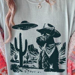 Maglietta vintage Scottish Terrier UFO - Maglietta da cowboy western Scottie, cane alieno retrò del deserto, regalo per mamma e papà scozzesi, maglietta divertente per amanti dei cani